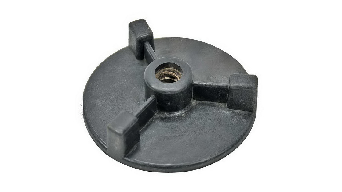 Cast nut, three-armed